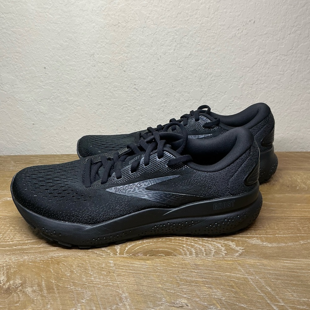 Brooks Ghost 16 Black and Ebony Running Shoes Womens Size 10 Narrow (2A)